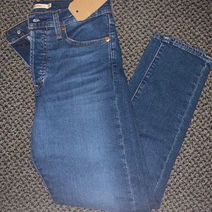NWT Levi wedgie skinny fit jeans size 28 / 6